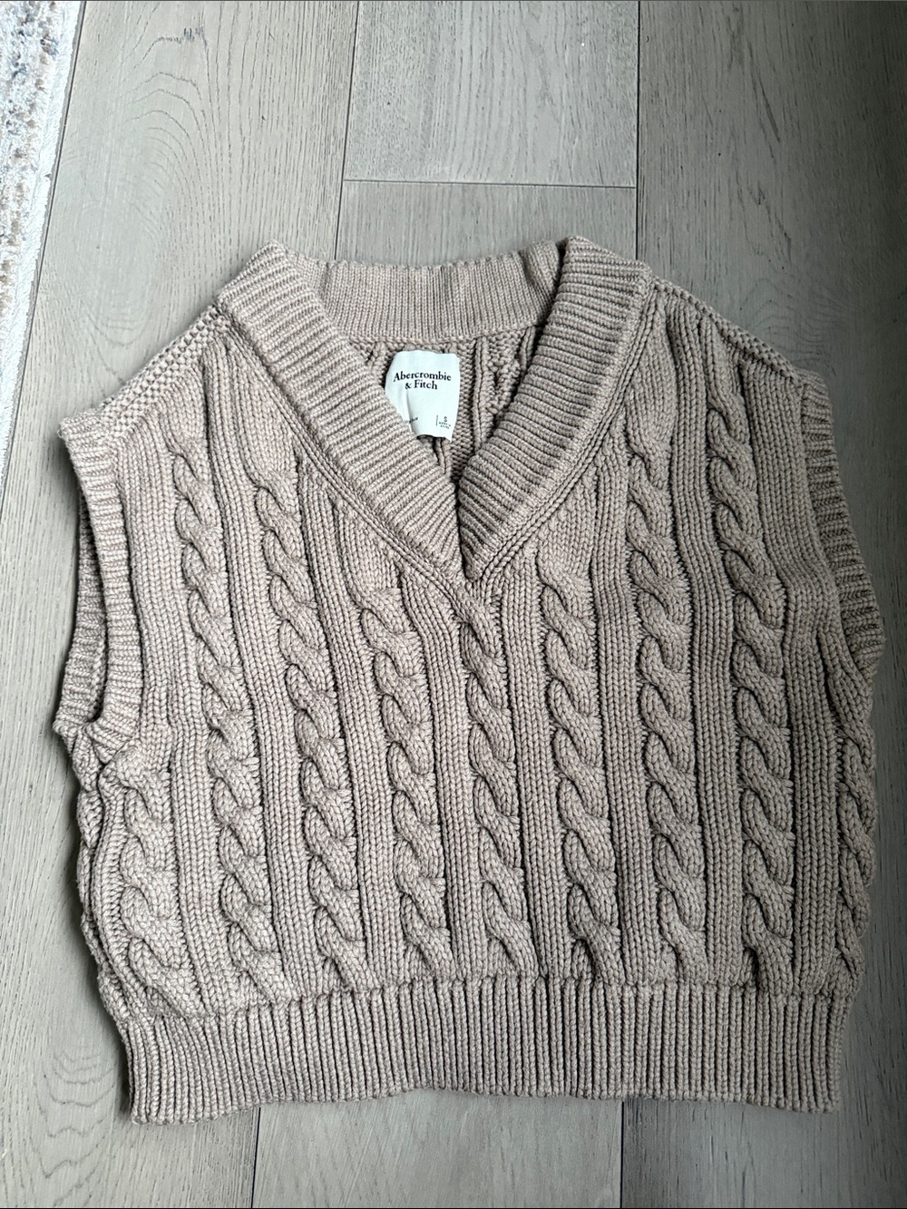 Abercrombie & Fitch Women's Taupe Cable Knit V-Neck Sweater Vest